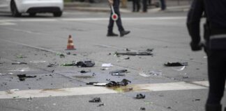 Scontro tra auto e moto a Milano nella notte, morto un 21enne