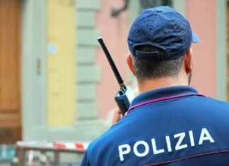 Mancata registrazione al portale o tardiva comunicazione degli ospiti in alberghi e alloggi: cinque denunce in Valdera polizia firenze