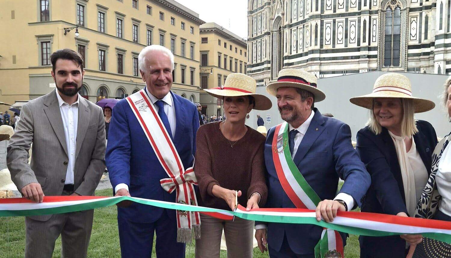 per il 2 giugno l8217omaggio della regione per il voto alle donne e alle trecciaiole di signa da Corrieretoscano.it per il 2 giugno l8217omaggio della regione per il voto alle donne e alle trecciaiole di signa