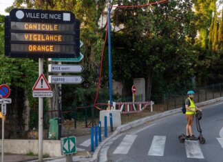 Caldo estremo in Francia, bambino di 3 anni trovato morto in auto