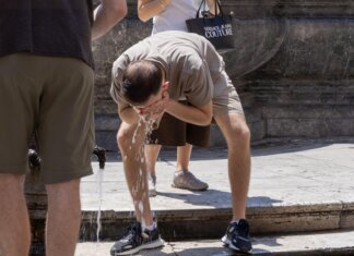 Caldo record, anche gli occhi rischiano. Appello oculisti: “Vanno protetti come la pelle”