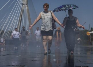Caldo record in Europa, l’ondata si sposta a Est: Budapest verso i 40°C, allerta in 7 Paesi