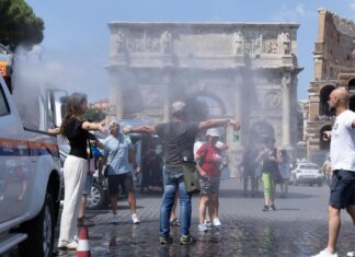 Caldo record, oggi 25 città in allerta rossa. L’allarme: 10mila morti in Europa tra giugno e luglio