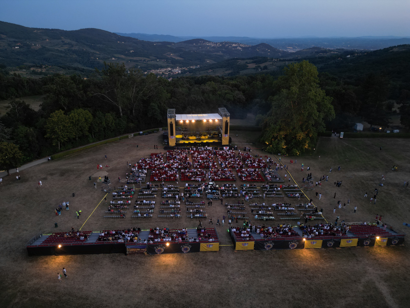 da ben harper all8217orchestra del maggio un8217estate di concerto al parco mediceo del pratolino da Corrieretoscano.it da ben harper all8217orchestra del maggio un8217estate di concerto al parco mediceo del pratolino