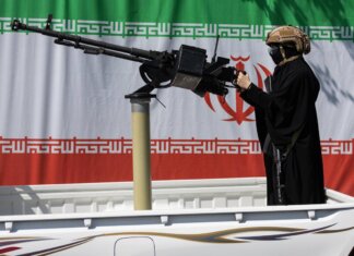 Iran, la risposta ai raid di Trump: Teheran attacca obiettivi Usa