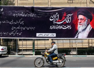Iran, media: domani colloqui indiretti con Usa su Hormuz