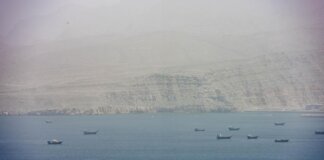 Iran ribadisce: “Libero transito a Hormuz per soli 60 giorni”. Svelato piano con Oman per pedaggio nello Stretto