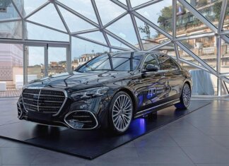 La Mercedes Classe S guarda al futuro tra lusso, IA e guida intelligente