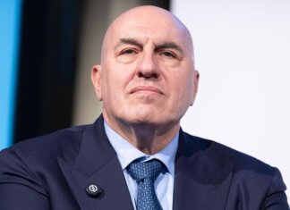 Mare, Crosetto: “Dimensione subacquea settore strategico per futuro del Paese”