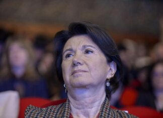 Marito della ministra Roccella disperso nel lago di Vico, in corso le ricerche