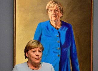 Merkel svela il suo ritratto: “E’ strano quando si diventa storia”