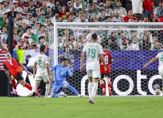 Mondiali, Algeria-Austria 3-3: ‘biscotto’ al fotofinish e Iran eliminato