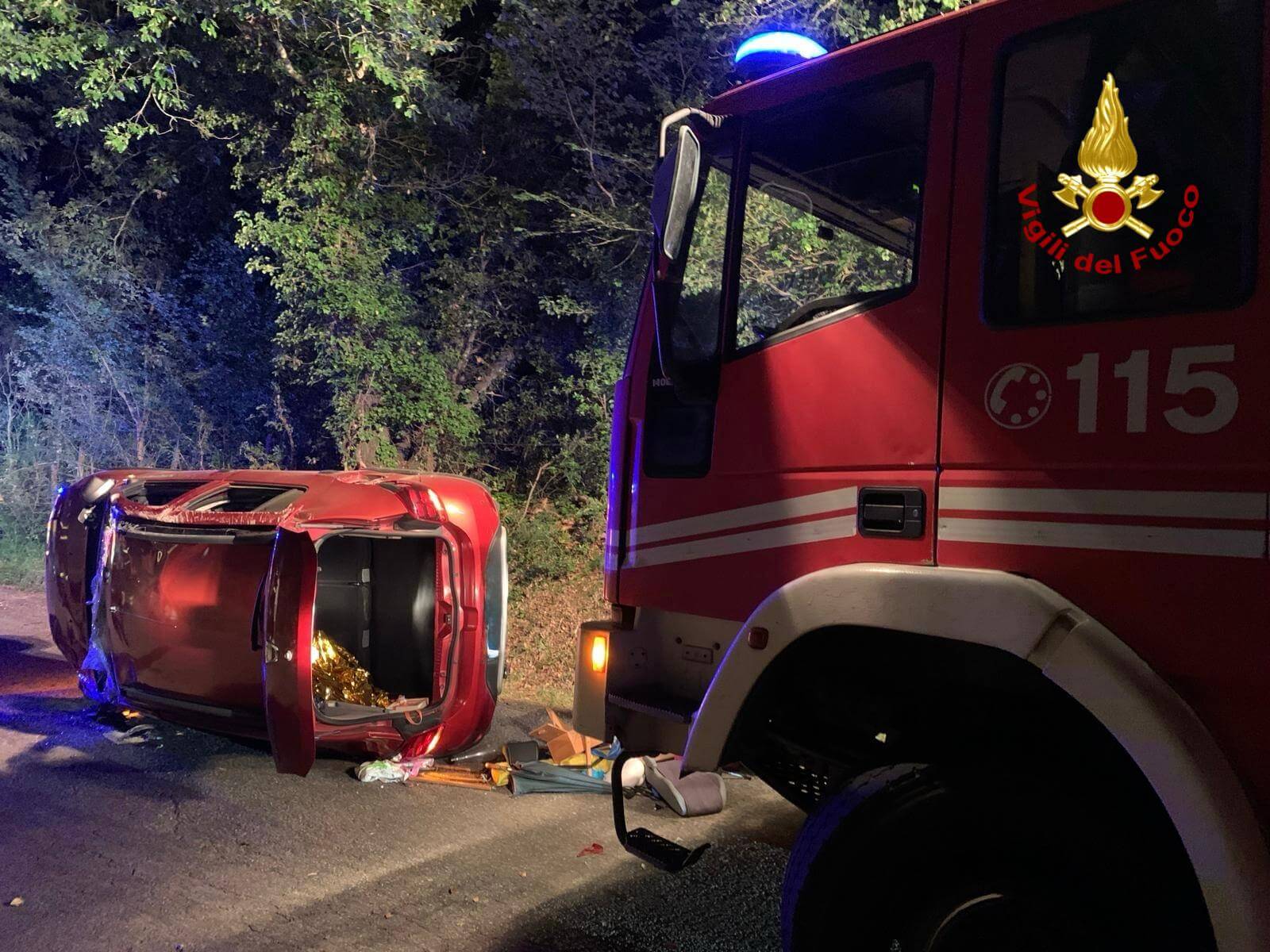 perde il controllo dell8217auto e si ribalta madre in ospedale illesa una bambina di 10 anni da Corrieretoscano.it perde il controllo dell8217auto e si ribalta madre in ospedale illesa una bambina di 10 anni