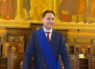 Indagato il sindaco di Anghiari: presunto sistema illecito cittadinanza italiana e passaporti facili Indagato il sindaco di Anghiari: presunto sistema illecito cittadinanza italiana e passaporti facili