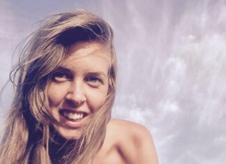 In mille per l’ultimo saluto a Sara Ceccantini, morta in un incidente a Mykonos