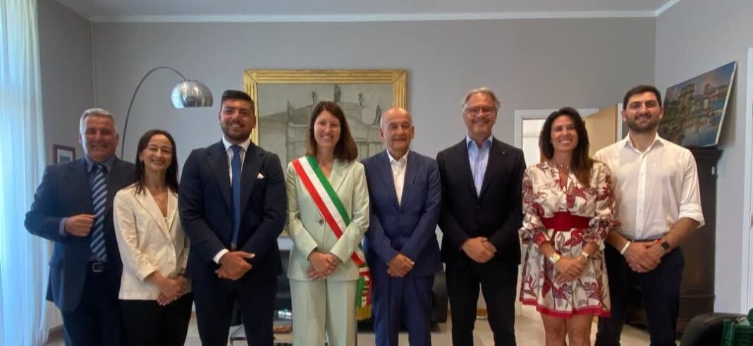 Sara Grilli presenta la nuova giunta di Viareggio: 