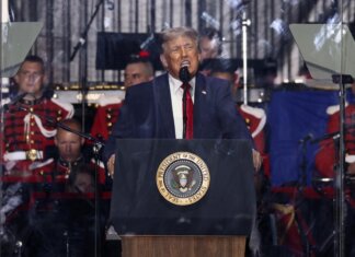 Trump apre festeggiamenti 250 anni degli Usa in stile Maga: “America è tornata”