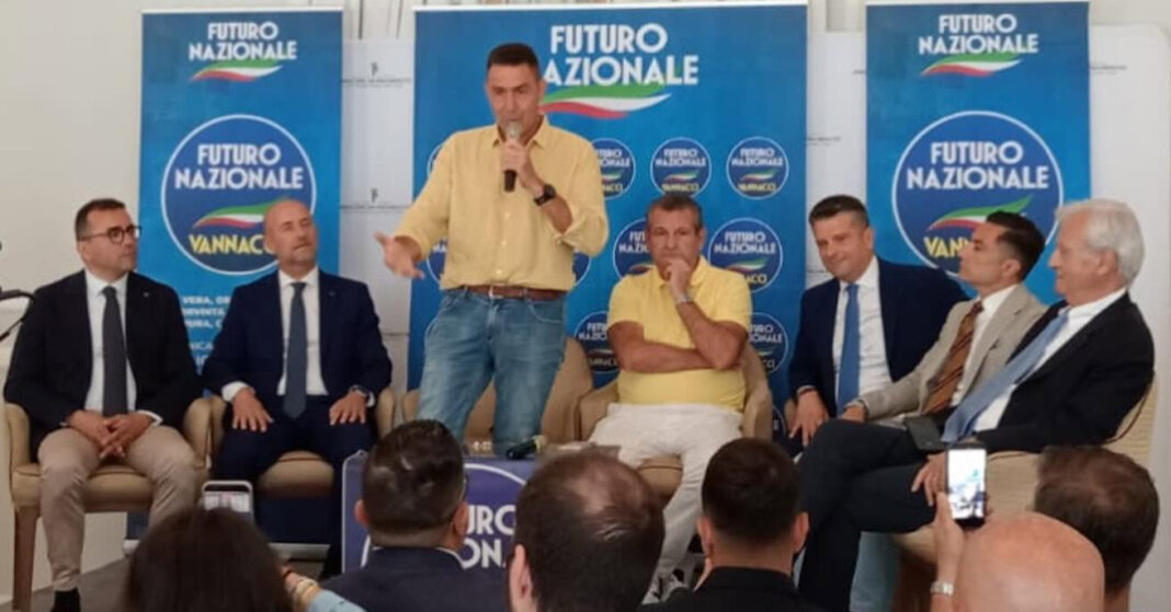 Vannacci a Viareggio presenta i parlamentari new entry: 