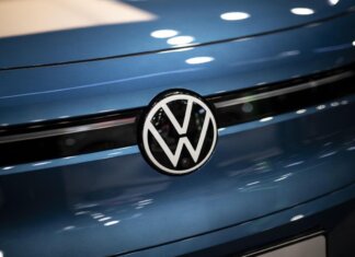Volkswagen, scure su occupazione: piano per tagliare fino a 100mila posti