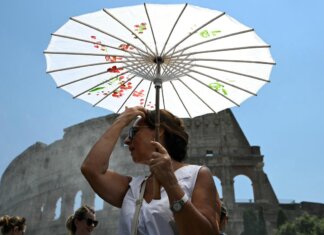 Weekend torrido, caldo estremo non dà tregua: oggi 18 città in rosso