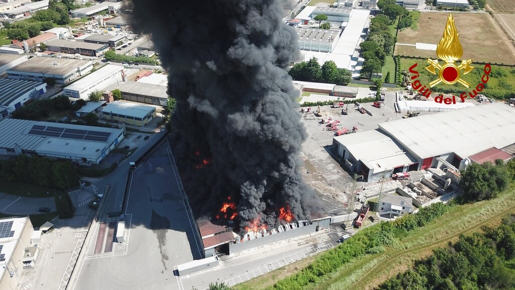 incendio a vicopisano potenti lega occorre chiudere il ciclo dei rifiuti con impianti di smaltimento e valorizzazione da Corrieretoscano.it incendio a vicopisano potenti lega occorre chiudere il ciclo dei rifiuti con impianti di smaltimento e valorizzazione