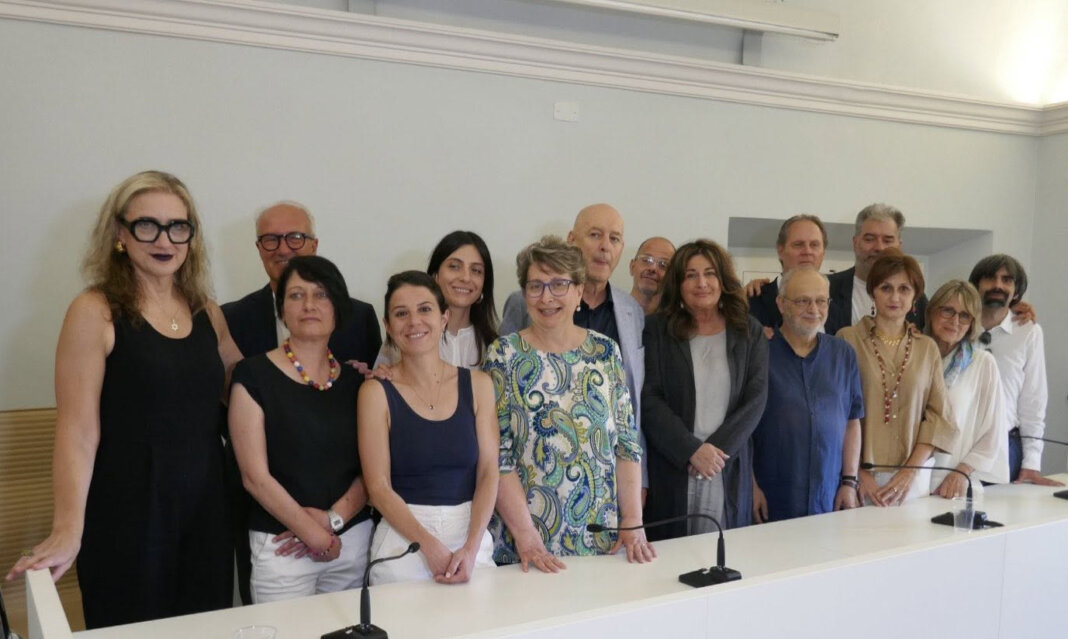 Circolo della stampa Piero Ceccatelli: inaugurata la sede intitolata al simbolo del giornalismo di Prato