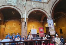 Si avvicina il Palio di Siena: presentato il drappellone di Ismaele Nones