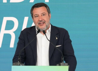 Matteo Salvini inaugura sede Lega Toscana a Firenze: “Punto riferimento logistico politiche 2027” Matteo Salvini inaugura sede Lega Toscana a Firenze: "Punto riferimento logistico politiche 2027"