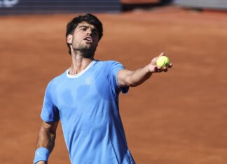 Alcaraz inaugura il suo yacht in Italia, la vacanza (in dolce compagnia) sulla Costiera Amalfitana