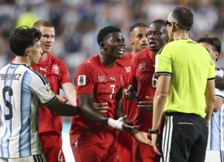 Argentina-Svizzera 3-1, caos e polemiche per l’espulsione di Embolo: perché il Var è intervenuto