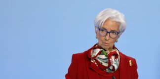 Bce, esperti avvertono: “Eurozona debole, c’è rischio recessione”