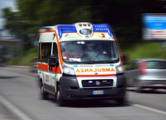 Belluno, cerca pezzi dello specchietto retrovisore in galleria: investito e ucciso 79enne