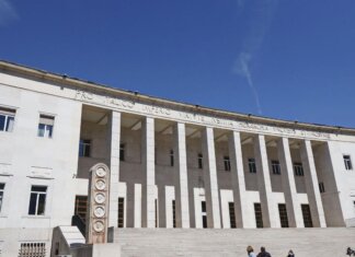 Bolzano, crollato il tetto del tribunale