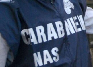 Brescia, neonato circonciso su tavolo da cucina in casa: denunciato cardiologo