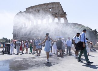 Caldo record in Italia, oggi 16 città da bollino rosso: sabato salgono a 19, poi arriva la svolta meteo