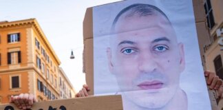 Caso Fakir, le frasi degli agenti registrate dalle bodycam: “E’ schiattato”, “Ca… me ne frega”