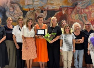 Carrara celebra le sue donne, consegnato il riconoscimento alla professoressa Chiara Bottici