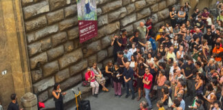 Firenze in piazza per Fakir: “E’ stato morto un uomo” Firenze in piazza per Fakir: "E' stato morto un uomo"