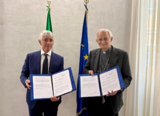 Firmato protocollo d’intesa tra Abodi e Zuppi per la riqualificazione degli oratori nelle aree disagiate
