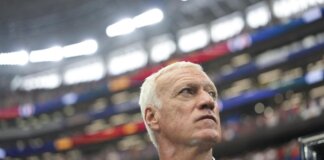 Francia, Deschamps (al capolinea) attacca l’arbitro: “È al livello di una semifinale dei Mondiali?”