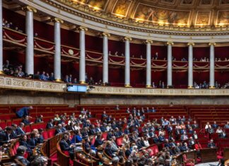 Francia, “diritto aiuto a morire” è legge. Macron: “Impegno mantenuto”
