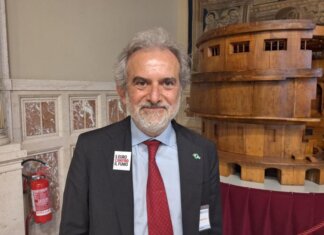 Fumo, Perrone (Fondazione Aiom): “52mila firme per aumentare costo sigarette, ora tocca alla politica”
