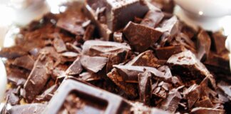 Giornata mondiale del cioccolato, il medico-nutrizionista: “Gustarlo è un’emozione biologica unica ma c’è un limite”