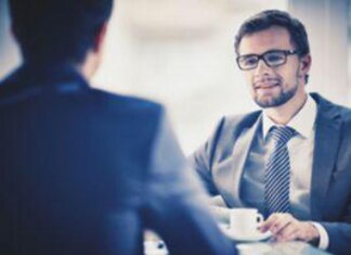 Il disagio psicologico sul lavoro non va in vacanza e l’estate diventa lente d’ingrandimento dei problemi