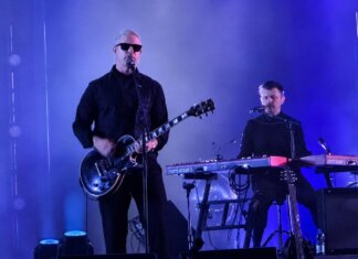 Interpol, a Bologna l’eleganza dark che rifiuta la nostalgia