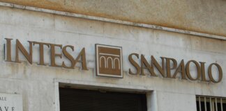 Intesa Sanpaolo, ricavi e utile battono le attese. Promossa da Jefferies, più cauta Kbw