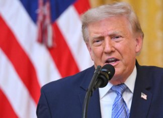Iran, Trump: “Colpiremo il sito nucleare di Pickaxe”. Teheran: “Così sarà guerra totale”