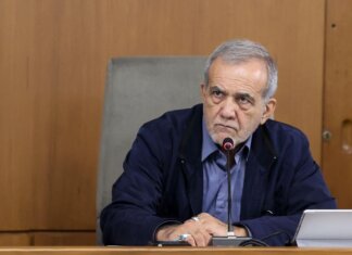 Iran, è scontro ai vertici del potere: i falchi accusano Pezeshkian e i negoziatori di ‘colpo di Stato’