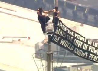 La proposta di matrimonio a 443 metri d’altezza, chi è la coppia che ha scalato l’Empire State Building