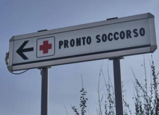 Messina, donna getta acido contro il suo avvocato: il legale è grave in ospedale